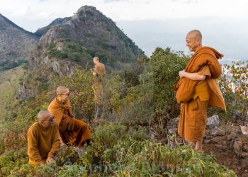 Three Buddhist Monks Attempt To Change The Structure of Water Using Their Minds