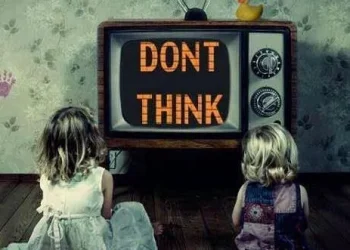 Why Smart People Believe False Mainstream News
