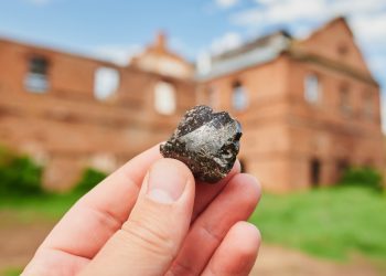 UK Meteorite That Fell To Earth Contains Building Blocks For Life